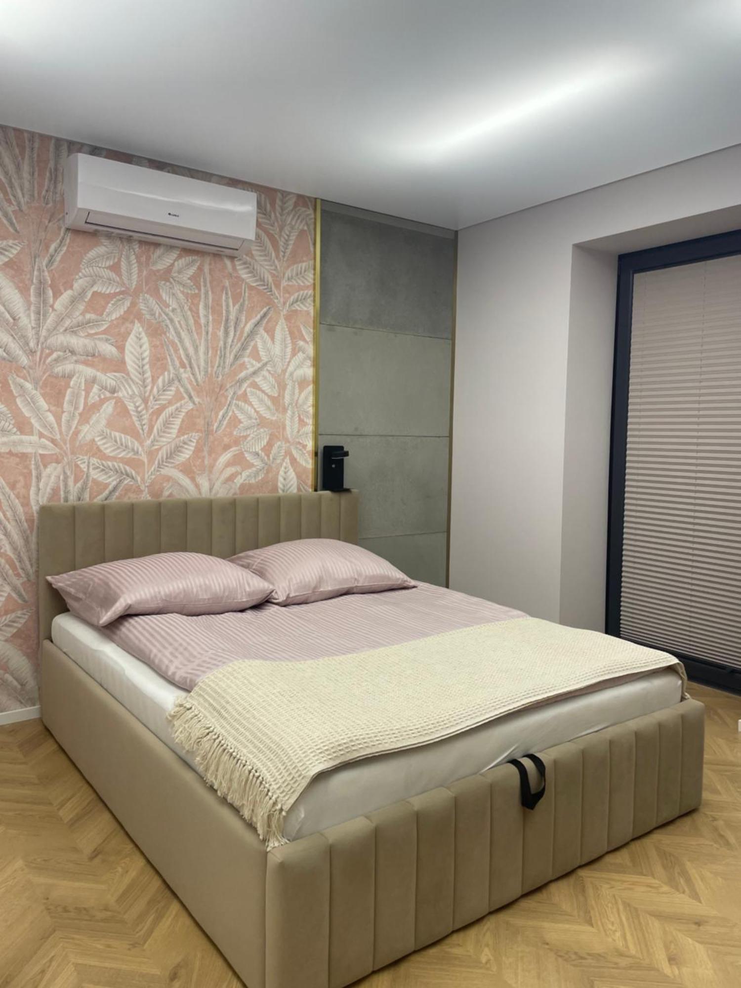 Apartment 91 *