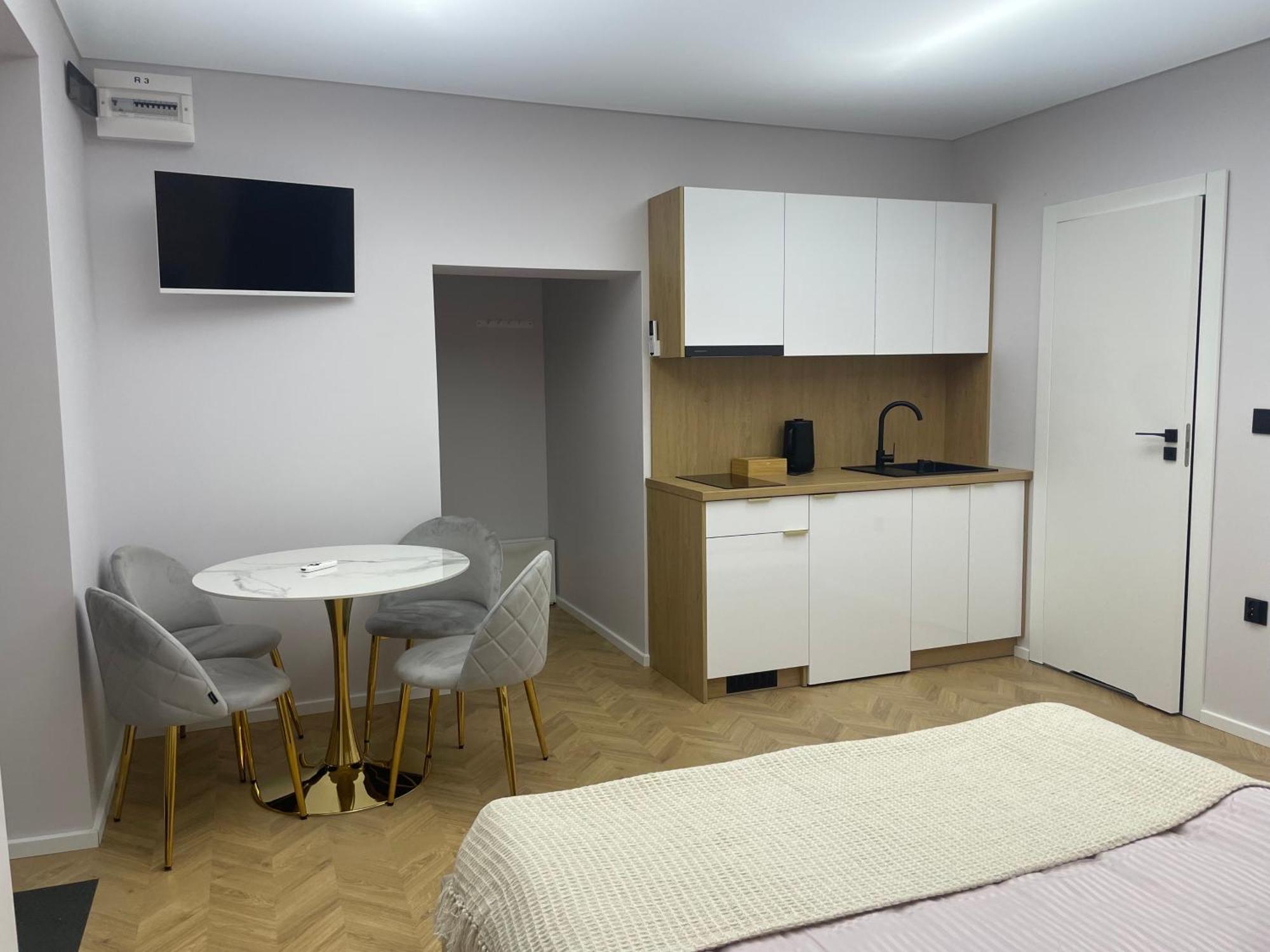 Apartment 91 *