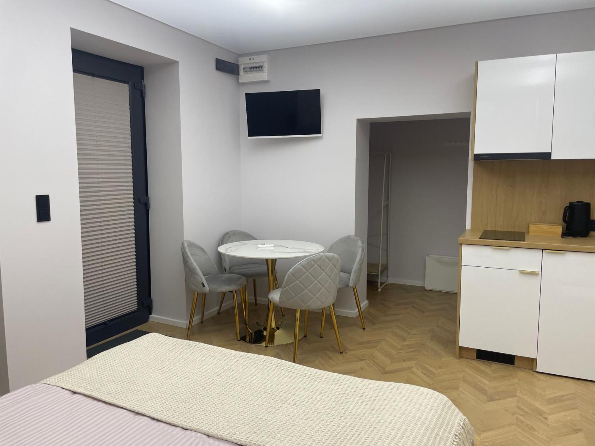 Apartment 91